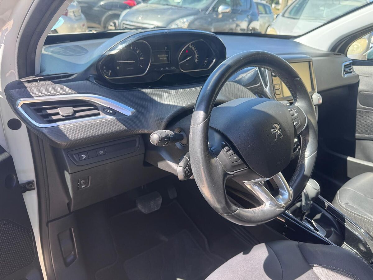 PEUGEOT 2008 ALLURE 1.2 E-THP AUTO SPANISH LHD IN SPAIN 43000 MILES 1 OWNER 2017